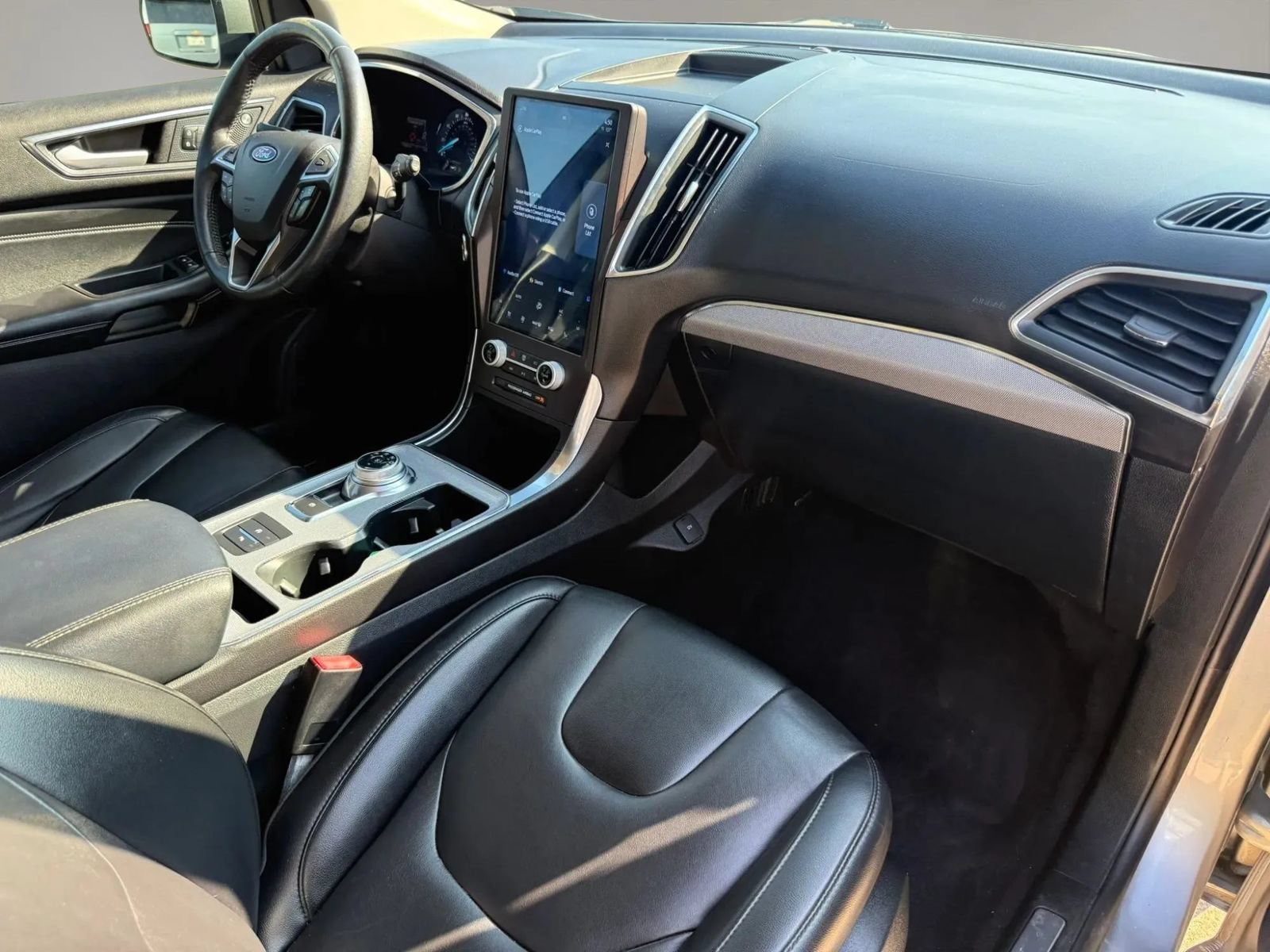 Used 2021 Ford Edge Titanium AWD/4WD image 16