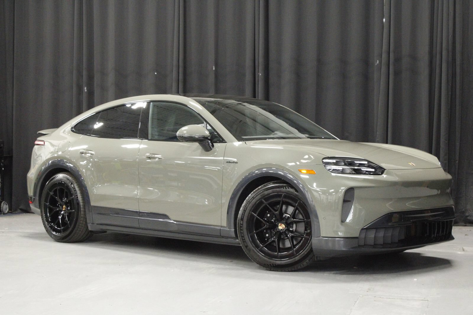New 2026 Porsche Cayenne Electric Coupe AWD/4WD image 9