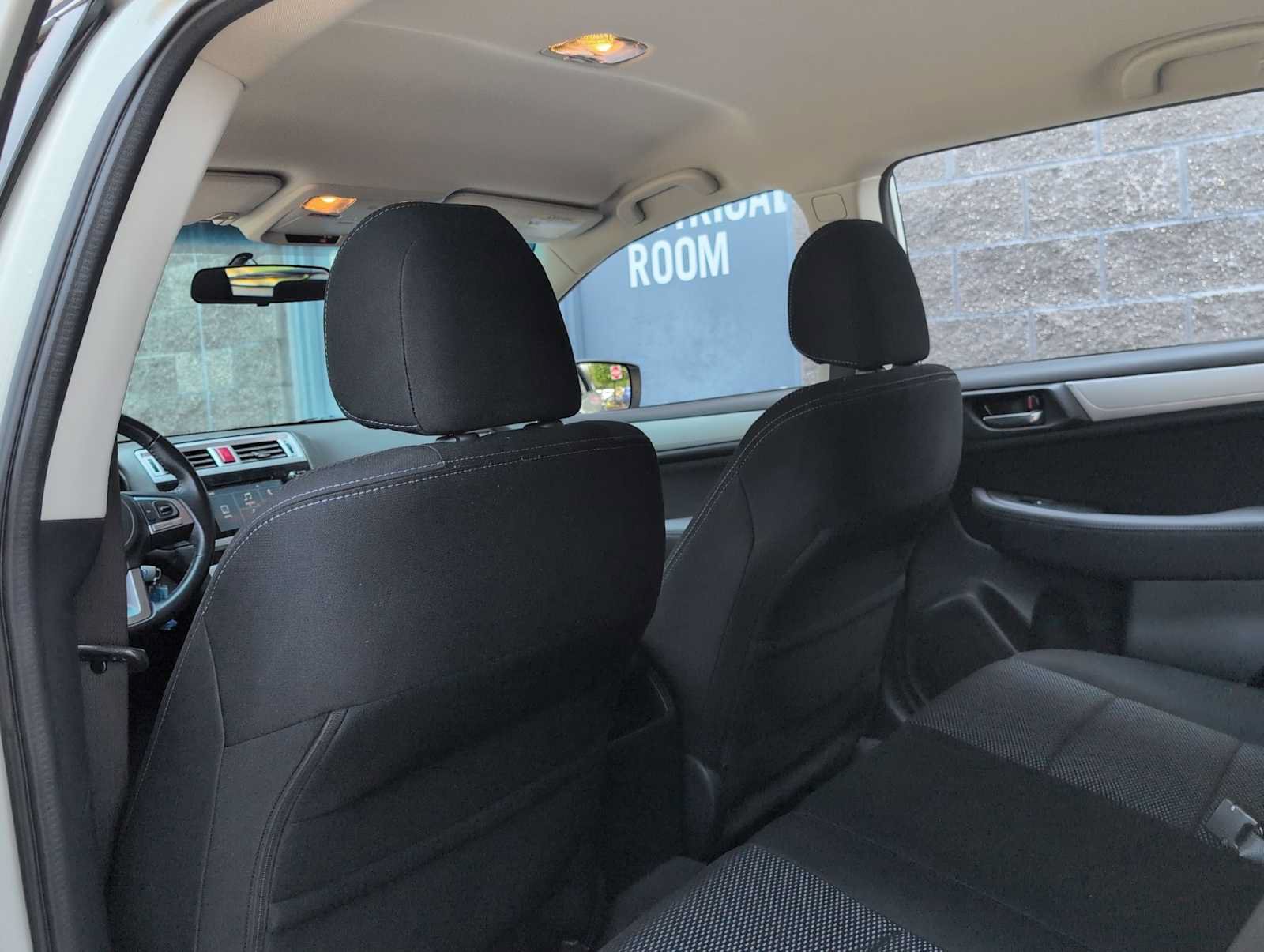 Used 2016 Subaru Outback 2.5i Premium AWD/4WD image 18