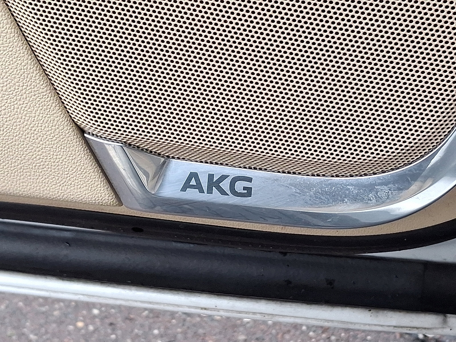 Used 2021 Cadillac Escalade Premium Luxury w/ LPO, Illumination Package image 25