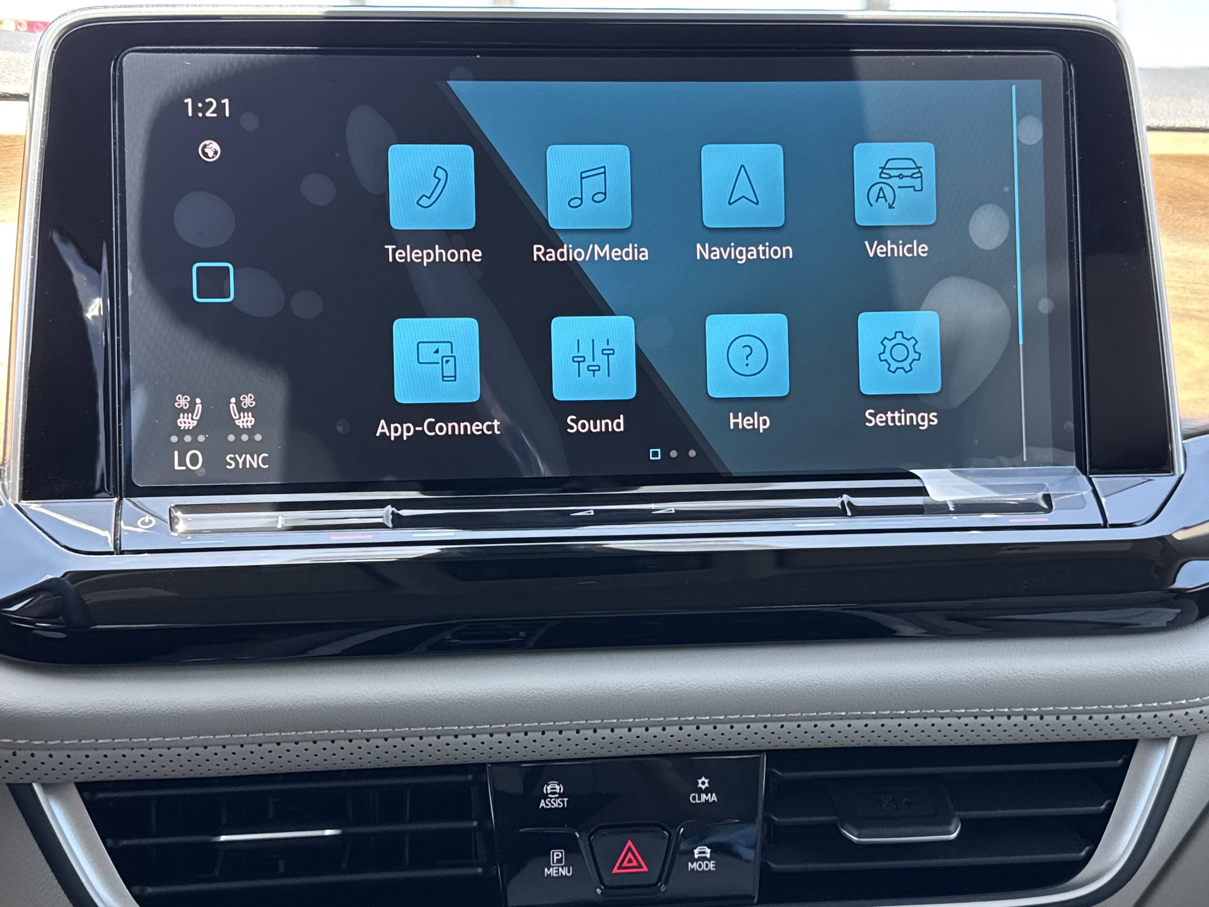 Used 2025 Volkswagen Atlas SE image 20