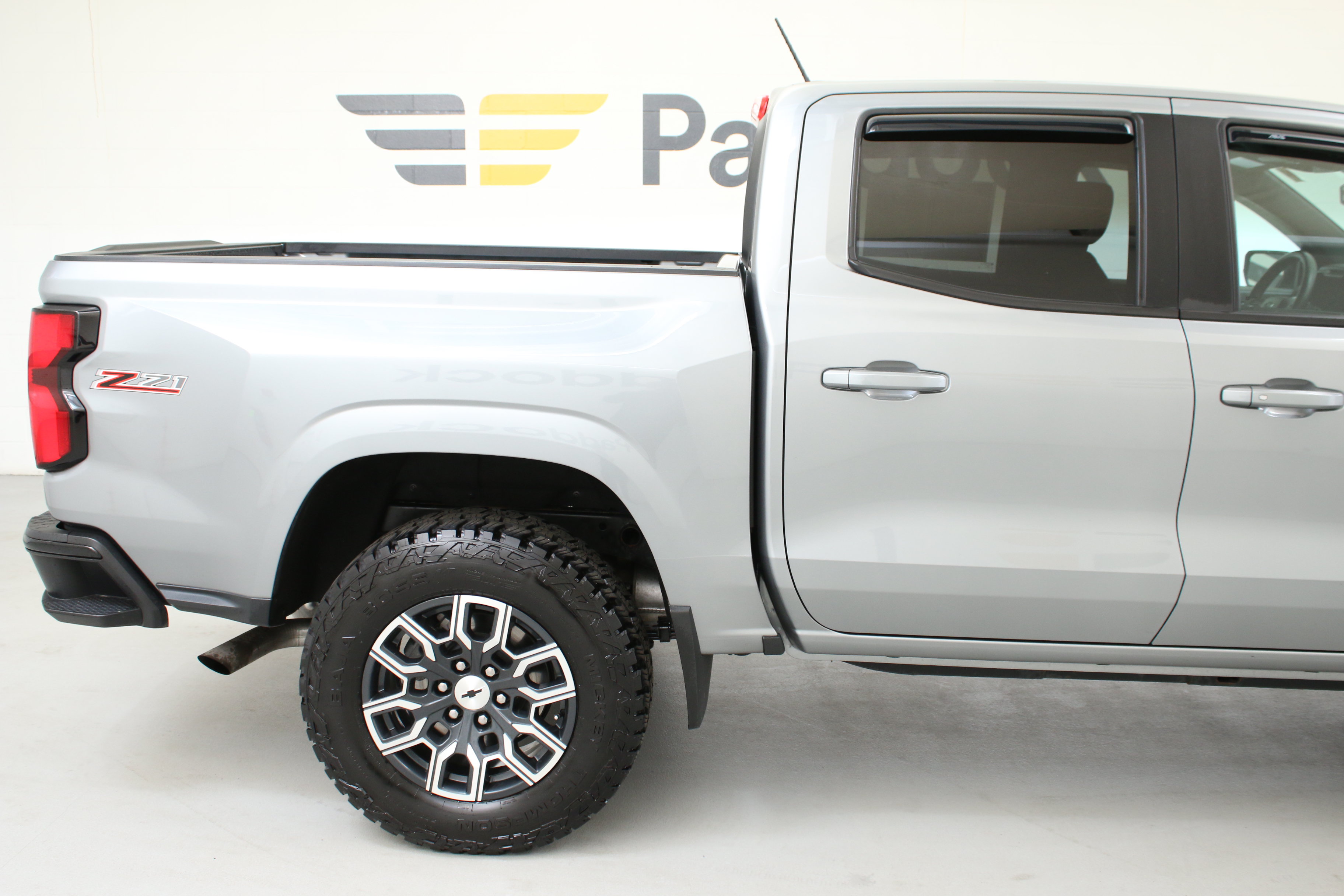 Used 2023 Chevrolet Colorado Z71 AWD/4WD image 9