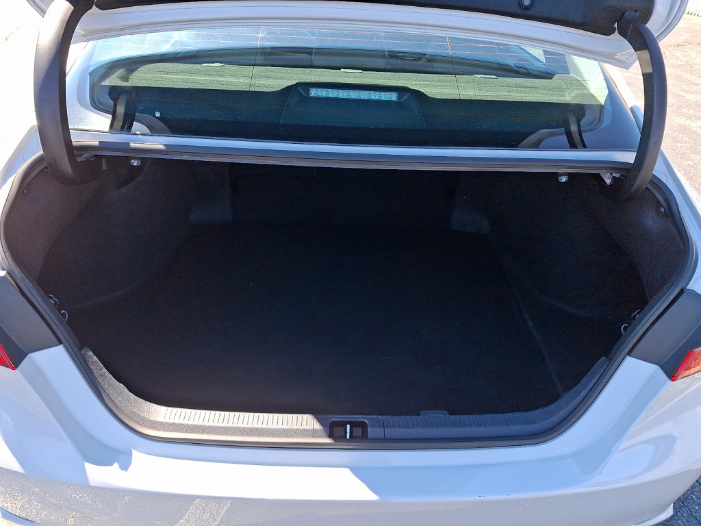 Used 2024 Toyota Camry SE image 18