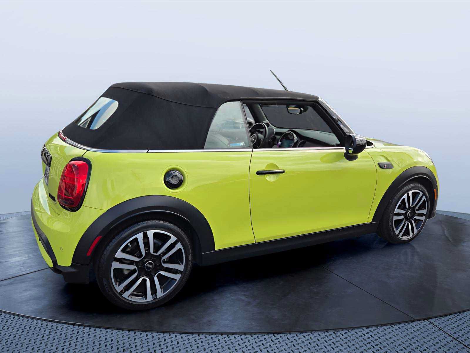 Used 2023 MINI Cooper S FWD image 3