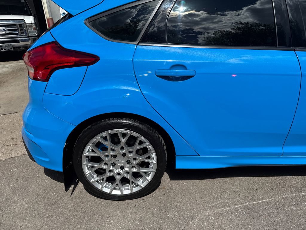 Used 2017 Ford Focus RS AWD/4WD image 31