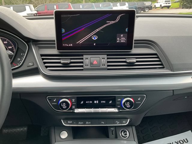 Used 2020 Audi Q5 2.0T Titanium Premium Plus AWD/4WD image 21
