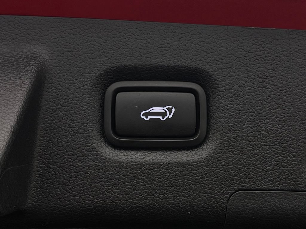 Used 2020 Hyundai Santa Fe Limited FWD image 11