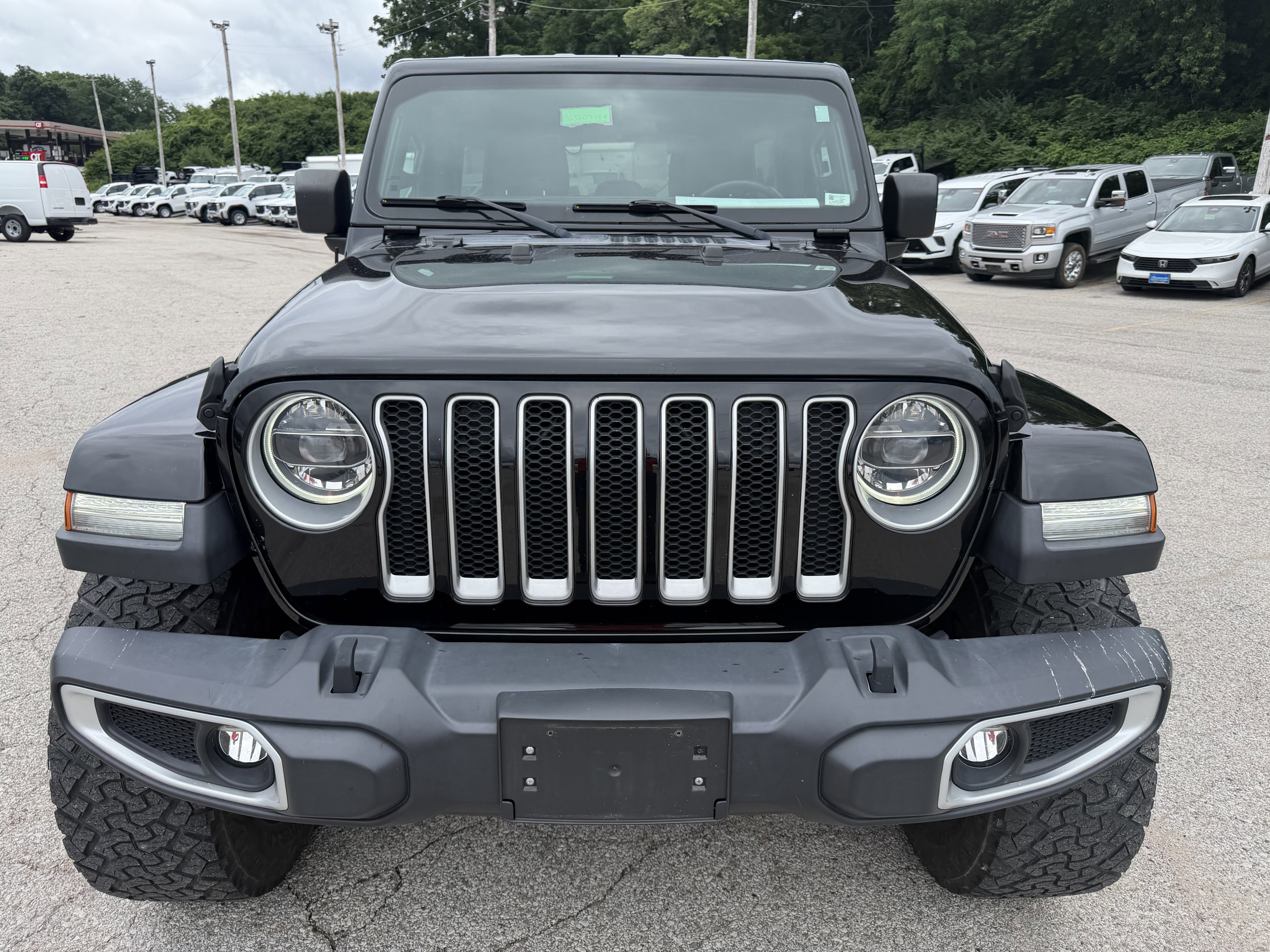 Used 2020 Jeep Wrangler Unlimited Sahara w/ Dual Top Group AWD/4WD image 2