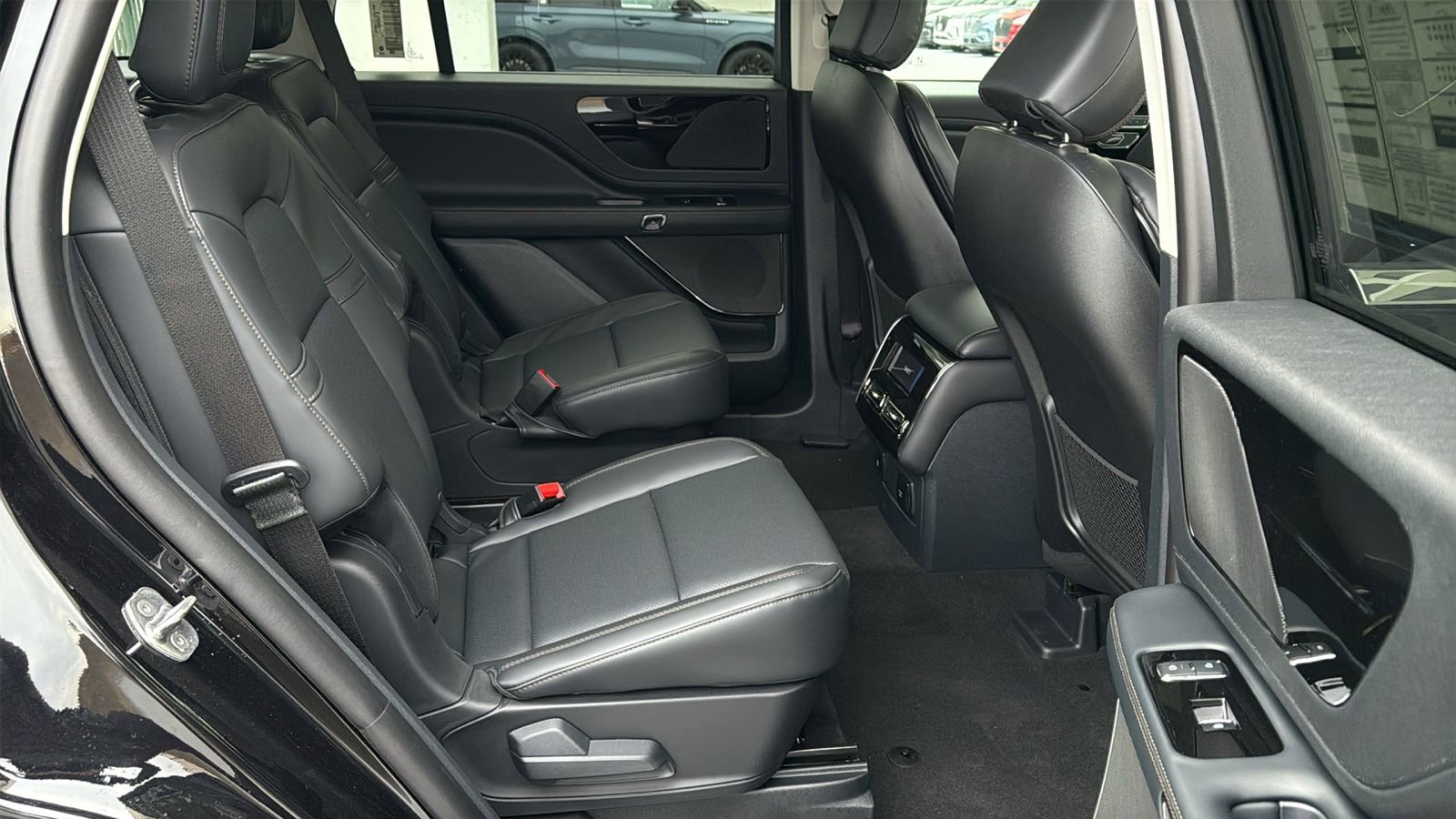 New 2026 Lincoln Aviator AWD image 9