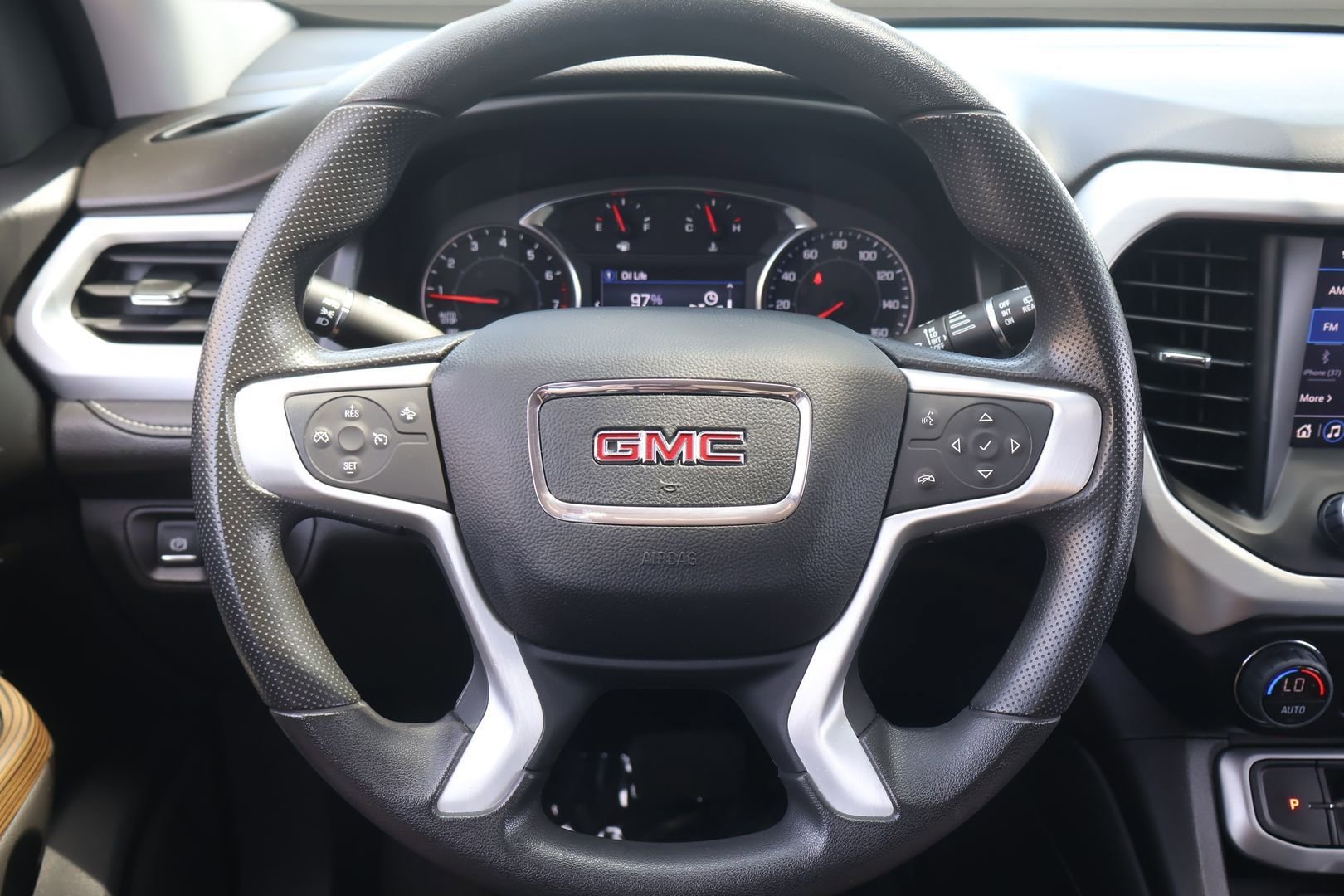 Used 2023 GMC Acadia SLE w/ Driver Convenience Package FWD image 20
