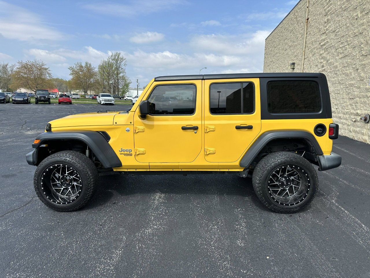 Used 2019 Jeep Wrangler Unlimited Sport image 2
