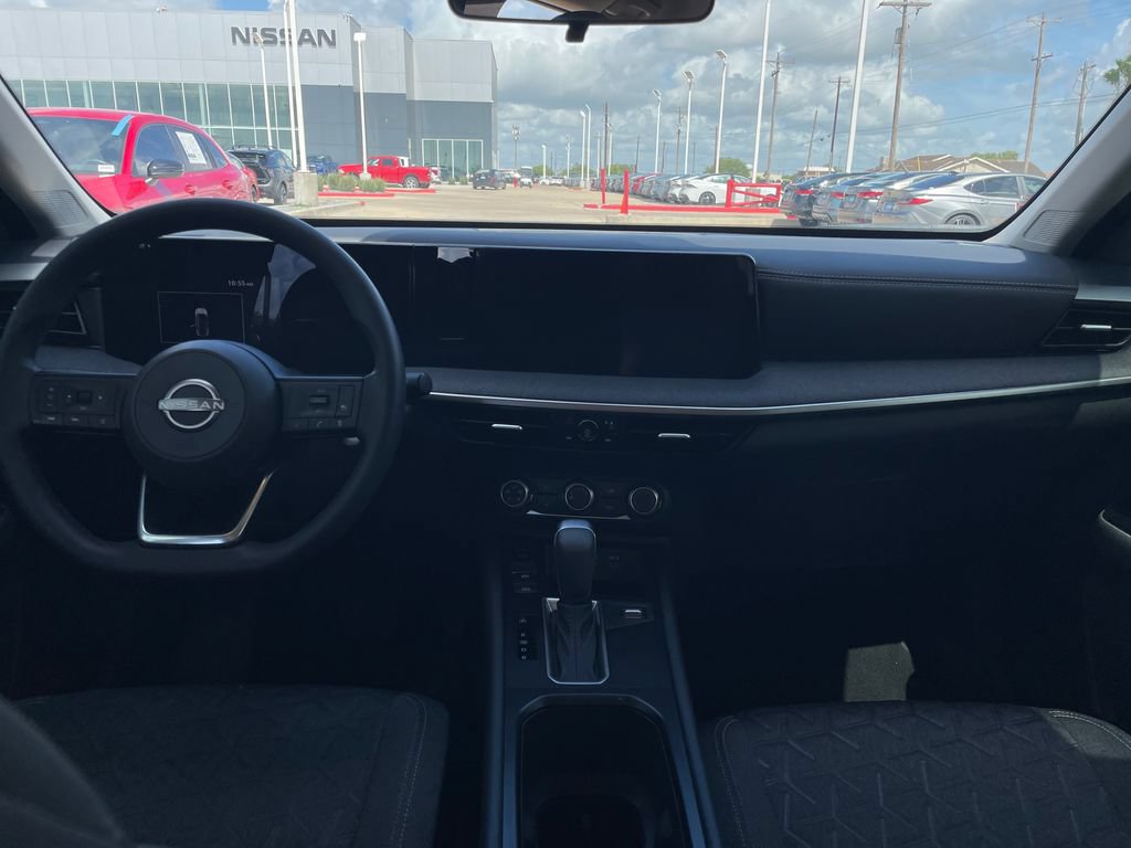 Certified 2025 Nissan Kicks SV FWD image 12