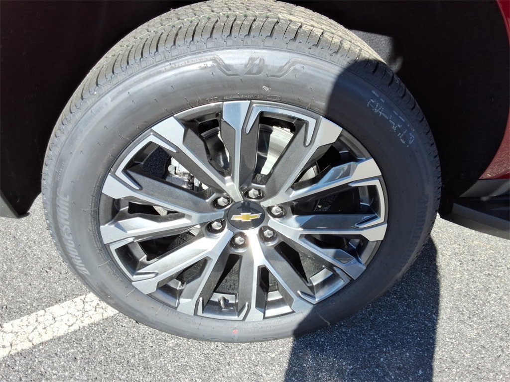 New 2026 Chevrolet Suburban High Country w/ Sun And Tow Package image 13