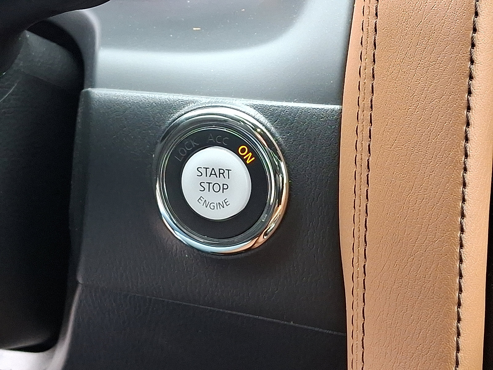 Used 2024 INFINITI QX80 Sensory image 28