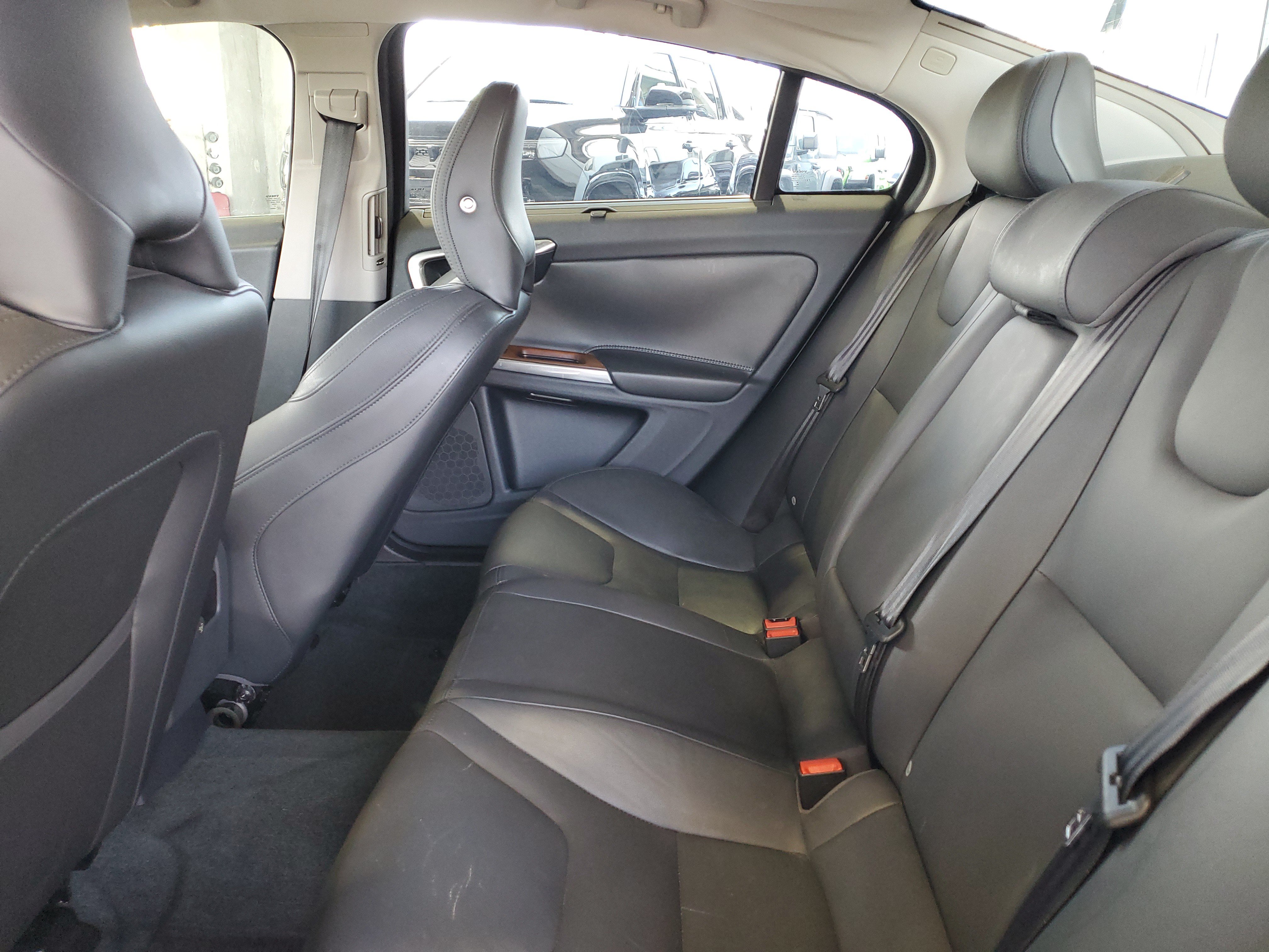 Used 2017 Volvo S60 T5 Inscription Platinum FWD image 9