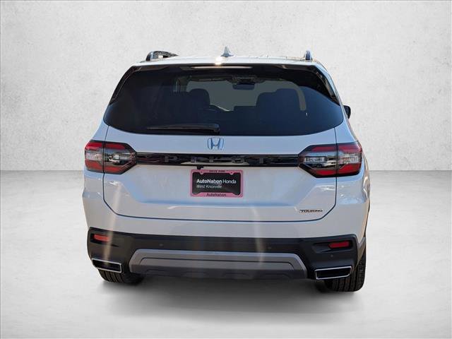 New 2025 Honda Pilot Touring image 8