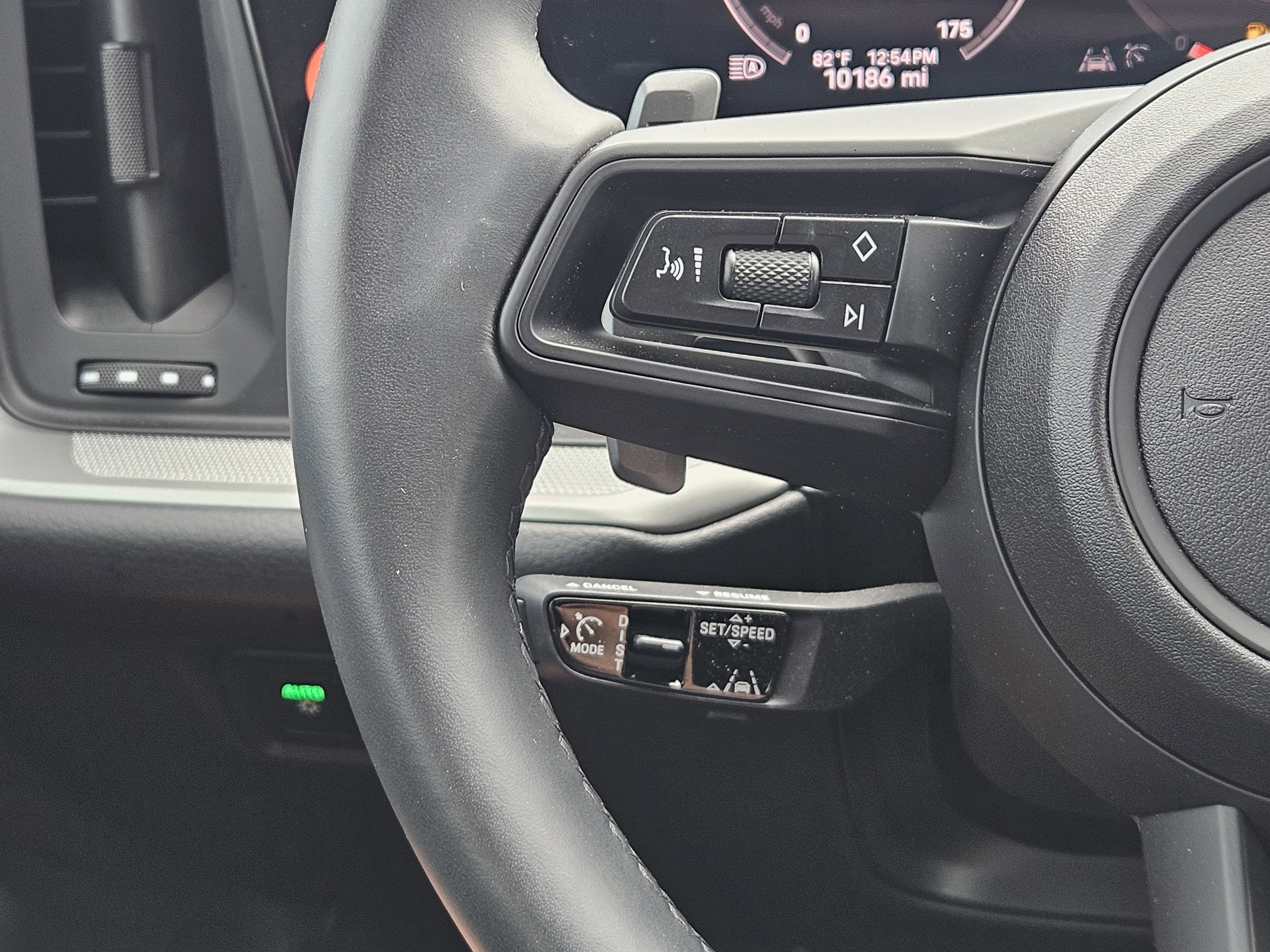 Certified 2024 Porsche Cayenne Coupe AWD/4WD image 26