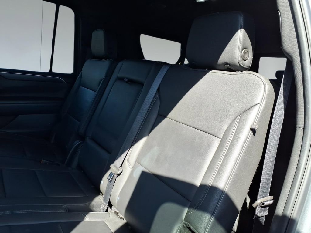 Used 2024 Chevrolet Suburban LT AWD/4WD image 27