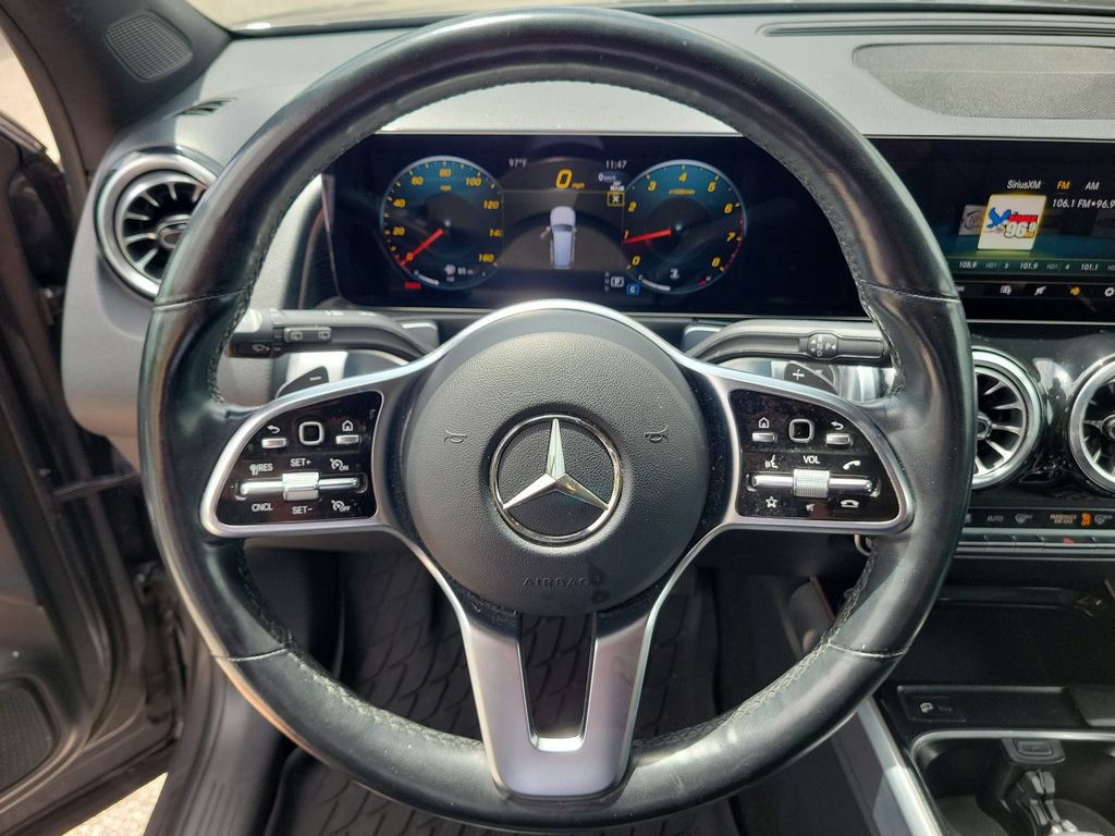 Used 2023 Mercedes-Benz GLB 250 4MATIC w/ Premium Package image 22
