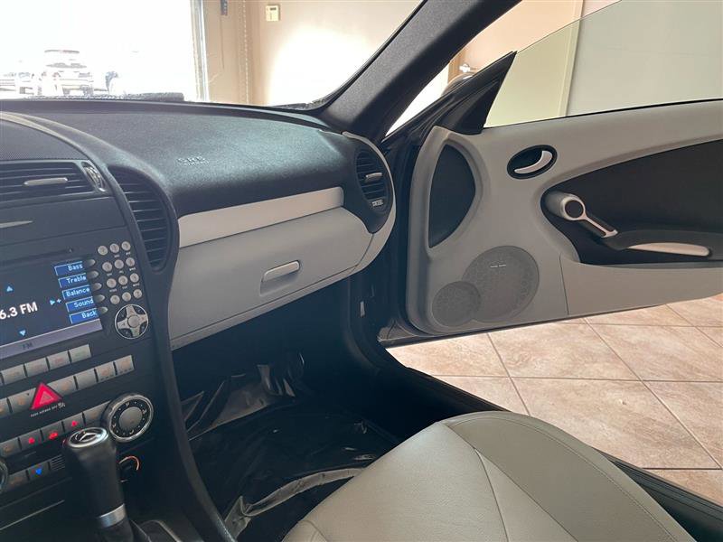 Used 2005 Mercedes-Benz SLK 350 image 38