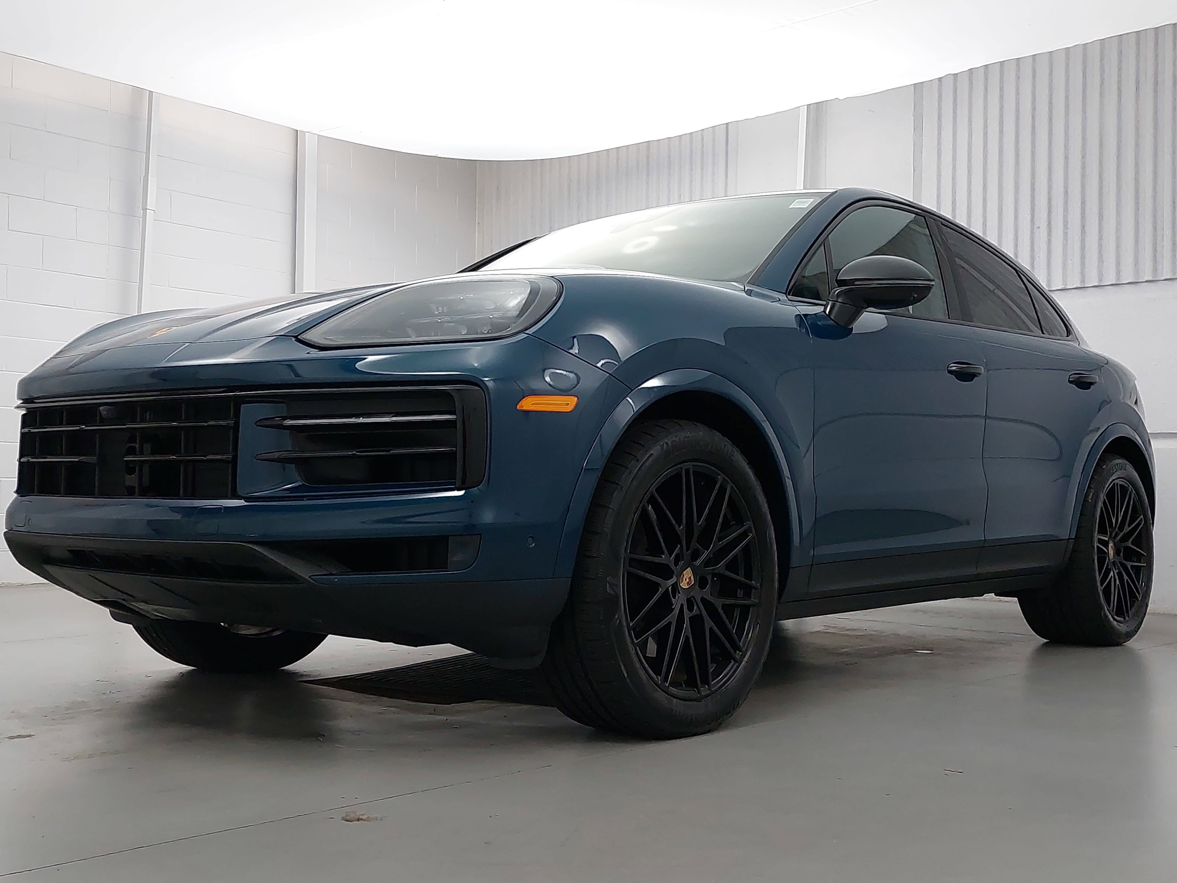 Certified 2025 Porsche Cayenne Coupe AWD/4WD video 1