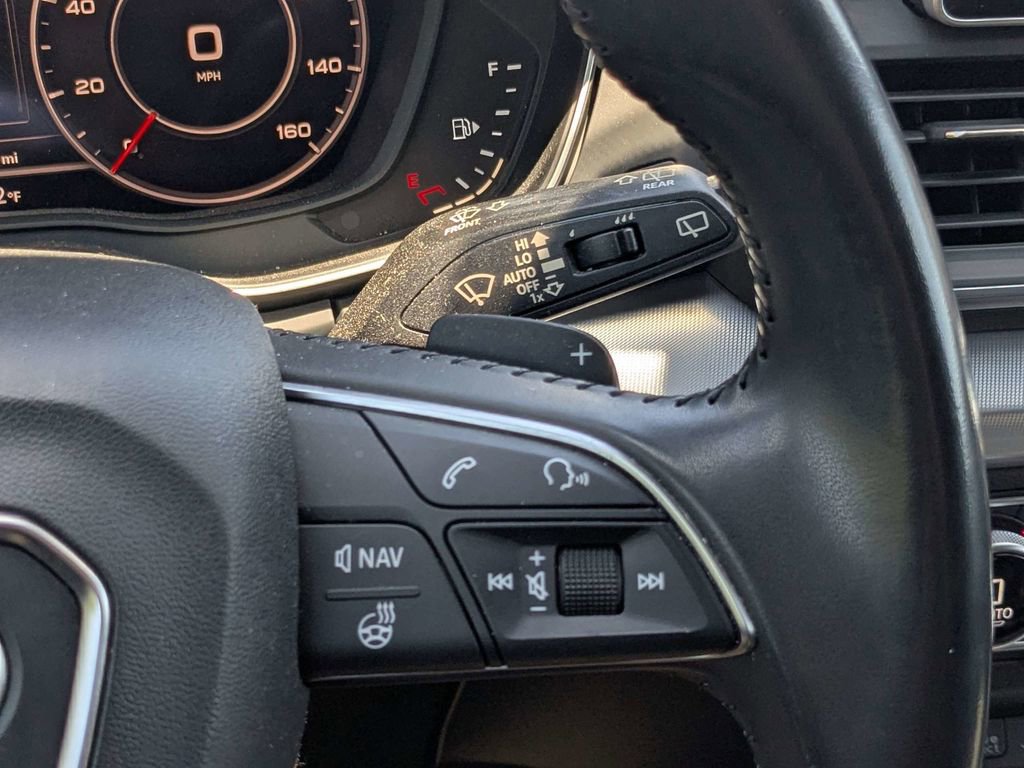 Used 2020 Audi Q5 2.0T Titanium Premium Plus AWD/4WD image 24