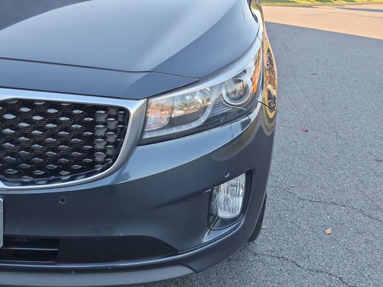Used 2016 Kia Sedona SX FWD image 11
