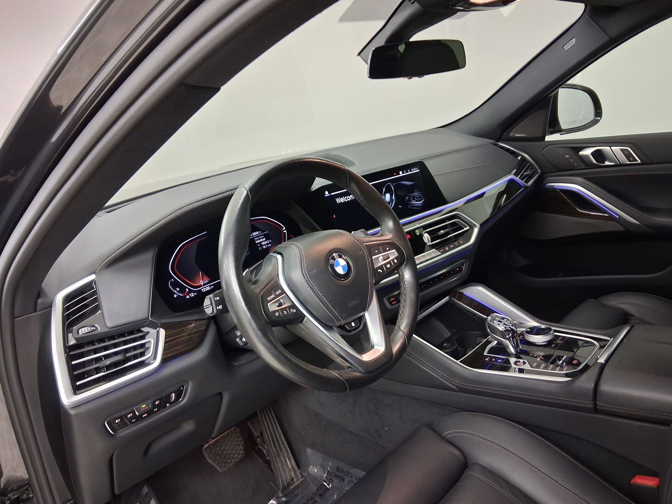 Used 2021 BMW X6 sDrive40i w/ Executive Package RWD image 2
