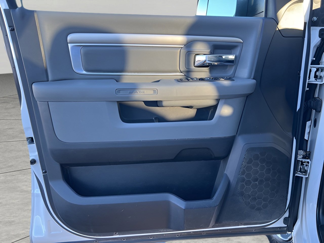 Used 2014 RAM 3500 SLT w/ Protection Group image 26