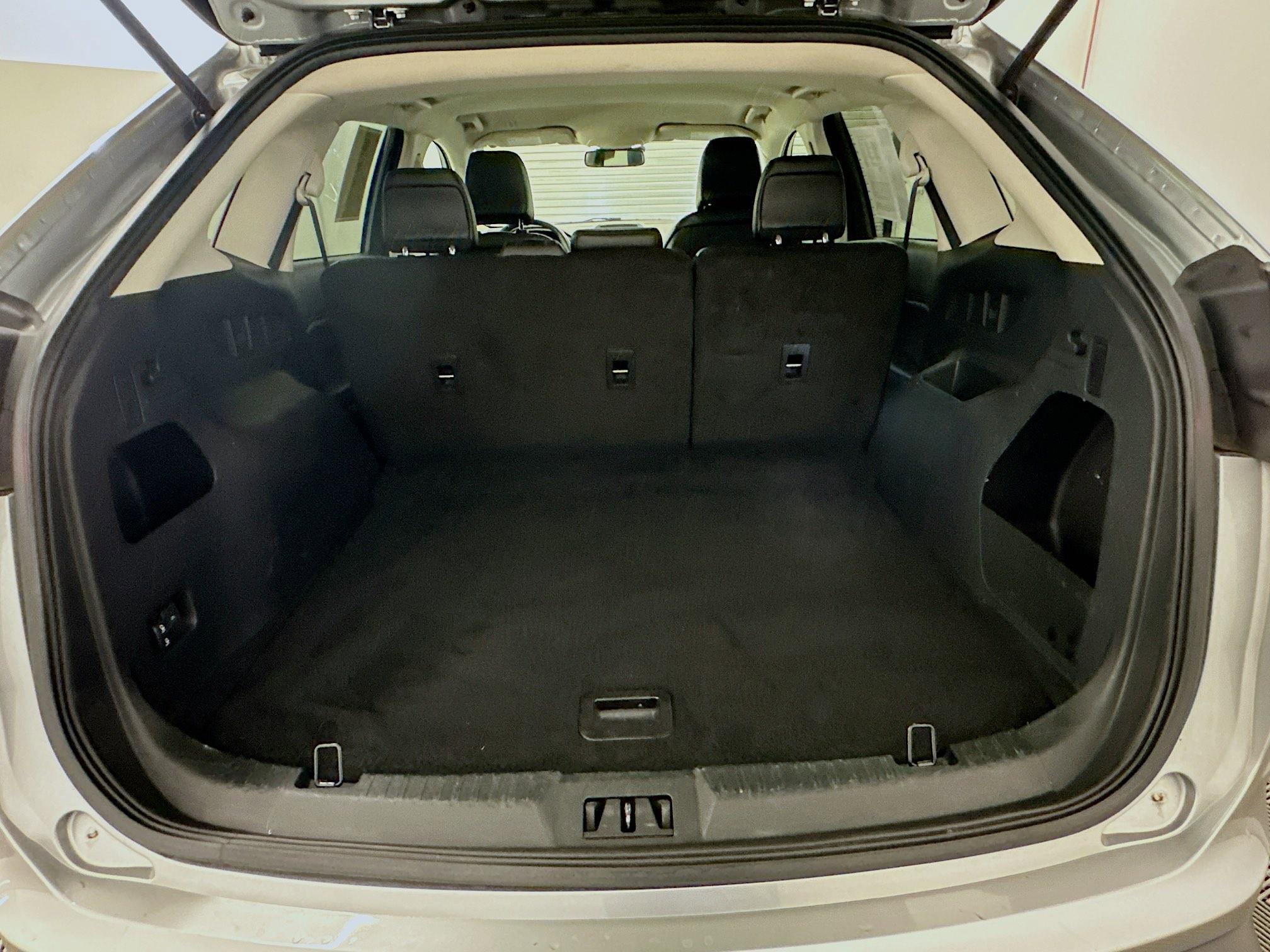 Used 2024 Ford Edge SEL image 29