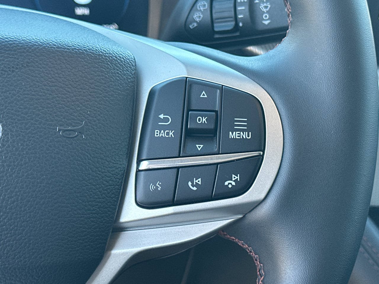New 2026 Ford Explorer Active RWD image 26