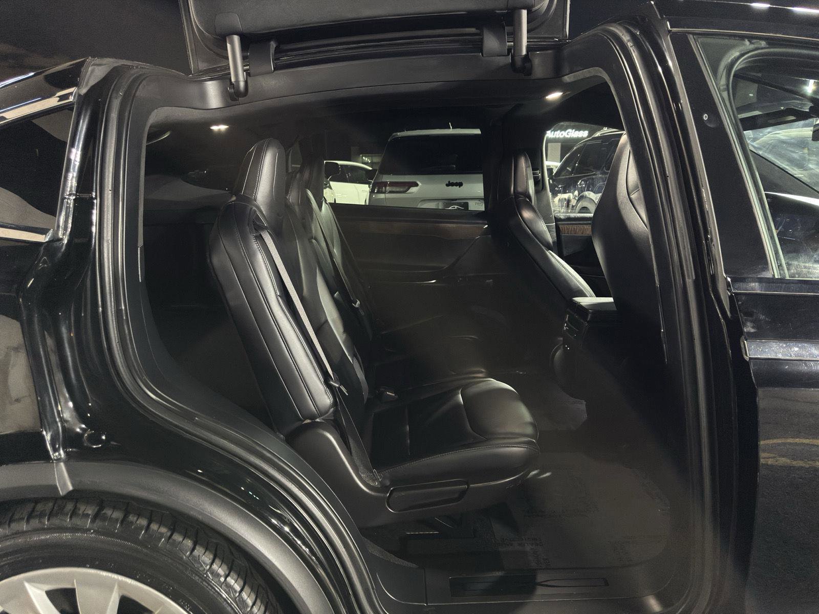 Used 2018 Tesla Model X 75D image 36