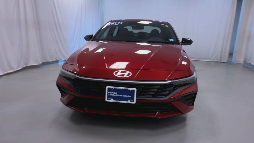 Used 2025 Hyundai Elantra Sport image 3