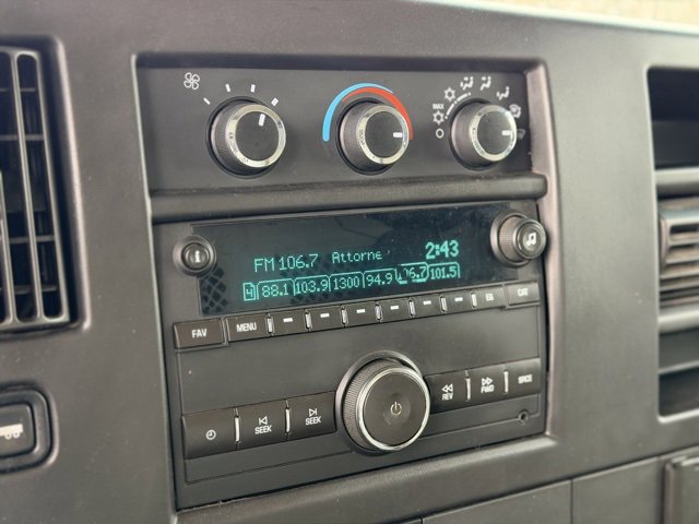 Used 2017 Chevrolet Express 2500 image 9