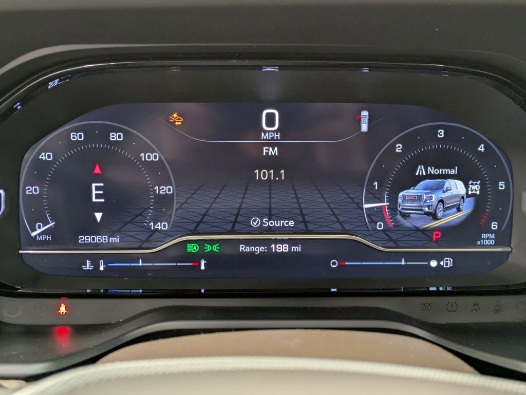 Used 2024 GMC Yukon Denali AWD/4WD image 16