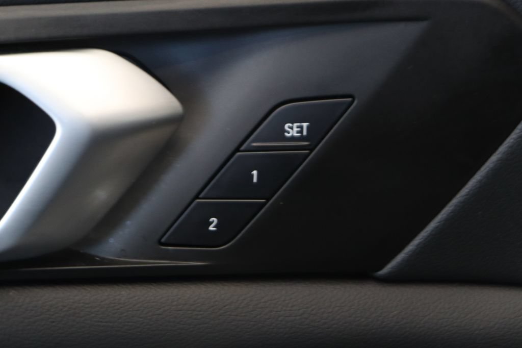 Used 2021 BMW X5 sDrive40i w/ Premium Package RWD image 21