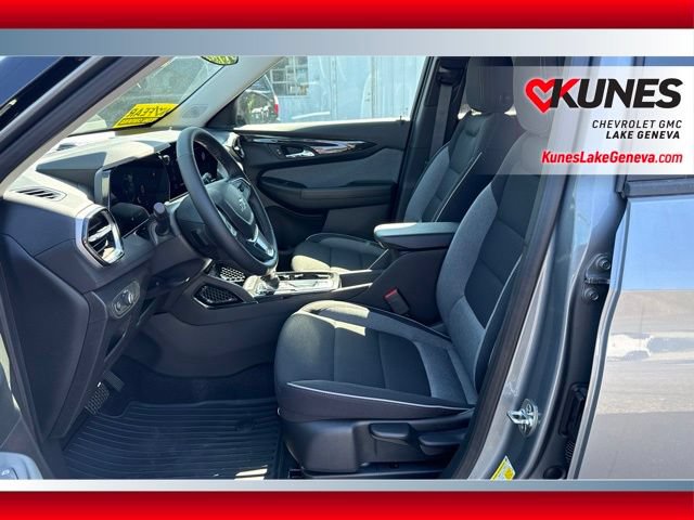 New 2026 Chevrolet TrailBlazer LT w/ Midnight Edition AWD/4WD image 13