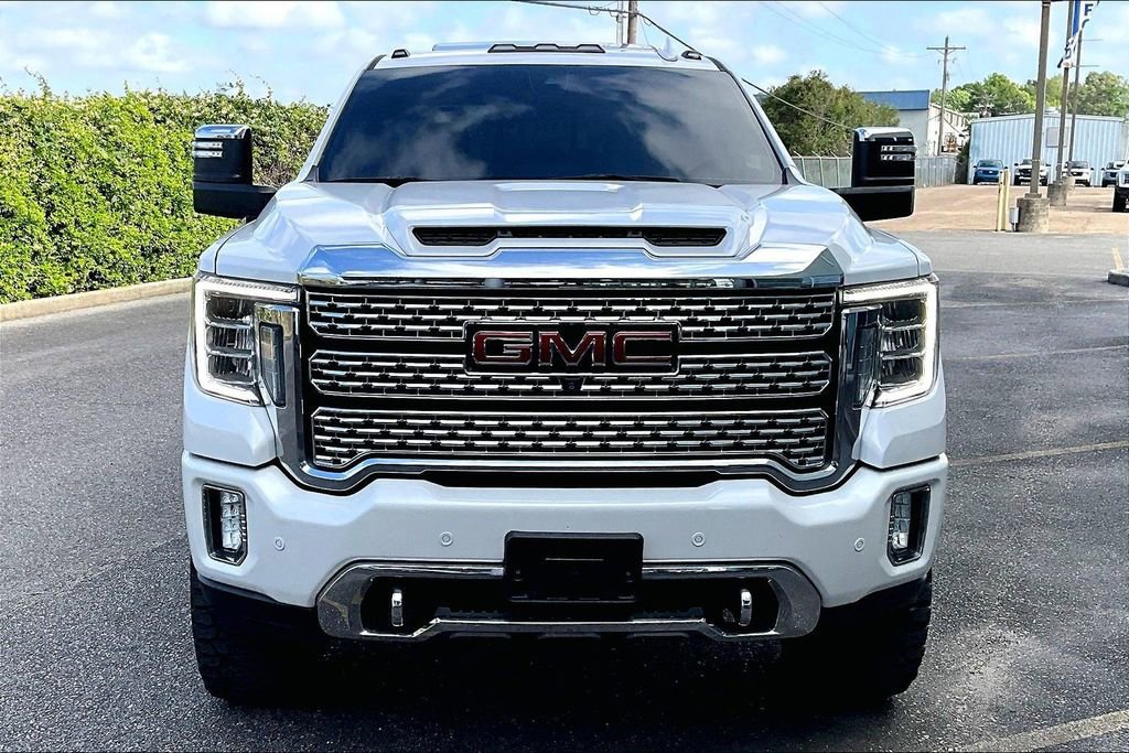 Used 2022 GMC Sierra 2500 Denali image 2