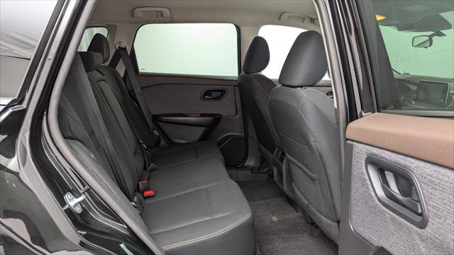 Used 2023 Nissan Rogue S image 17