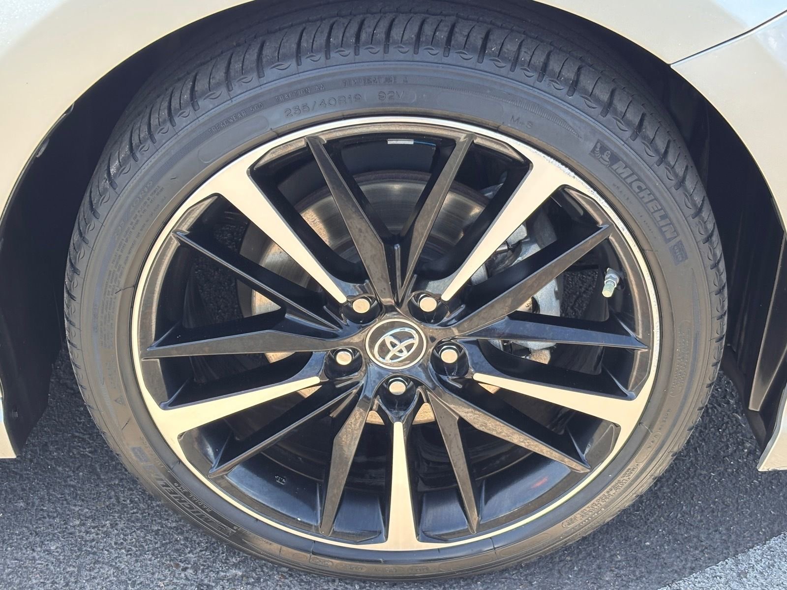Used 2018 Toyota Camry XSE FWD image 11