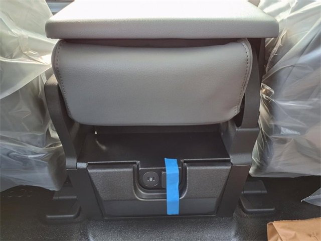 New 2025 Ford F550 4x4 Crew Cab Super Duty image 9