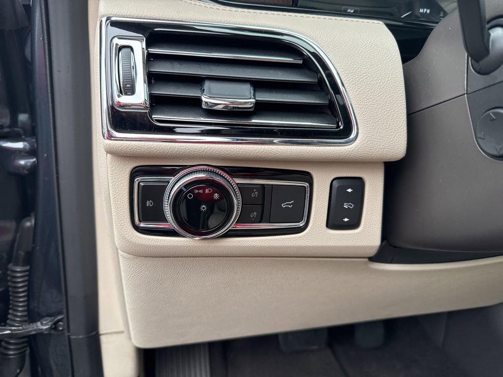 Used 2021 Lincoln Navigator L Reserve w/ Luxury Package image 21