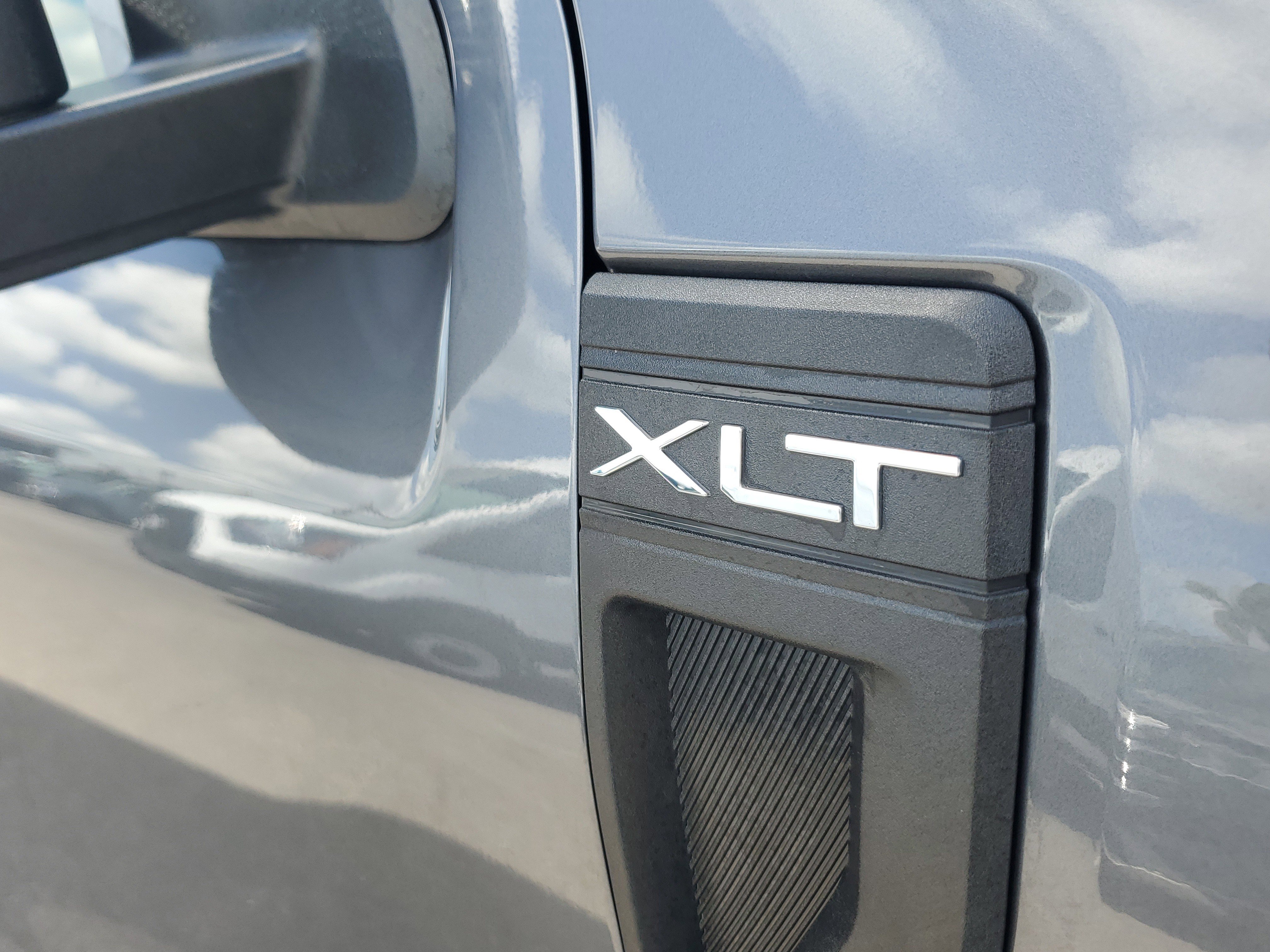 New 2026 Ford Maverick XLT w/ XLT Luxury Package FWD image 8