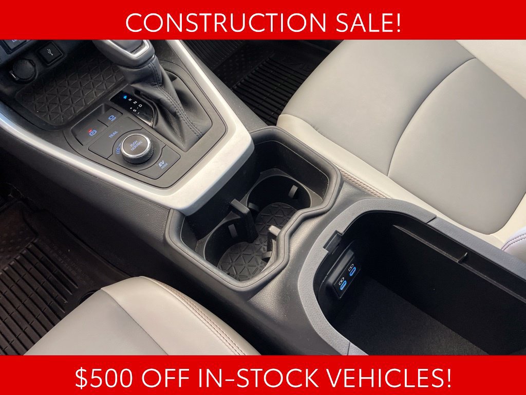 Used 2022 Toyota RAV4 XLE Premium AWD/4WD image 10