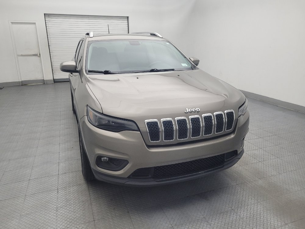 Used 2019 Jeep Cherokee Latitude Plus w/ Cold Weather Group AWD/4WD image 14