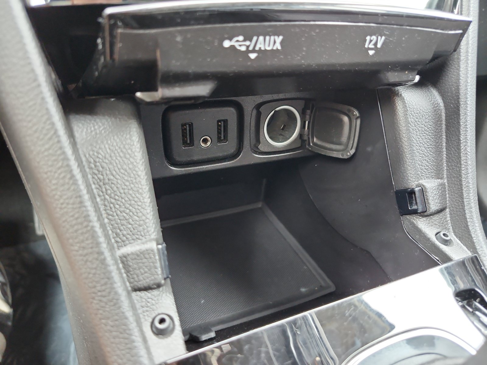 Used 2019 Buick Encore Sport Touring FWD image 23