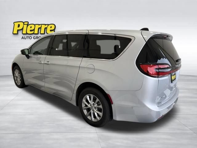 Used 2024 Chrysler Pacifica Touring-L AWD/4WD video 2