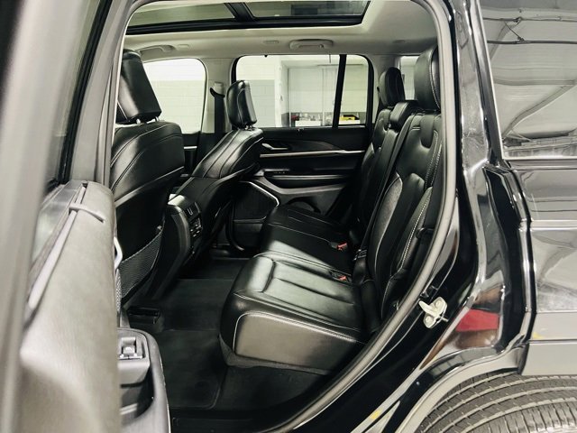 Used 2023 Jeep Grand Cherokee 4WD 4xe w/ Luxury Tech Group II image 28