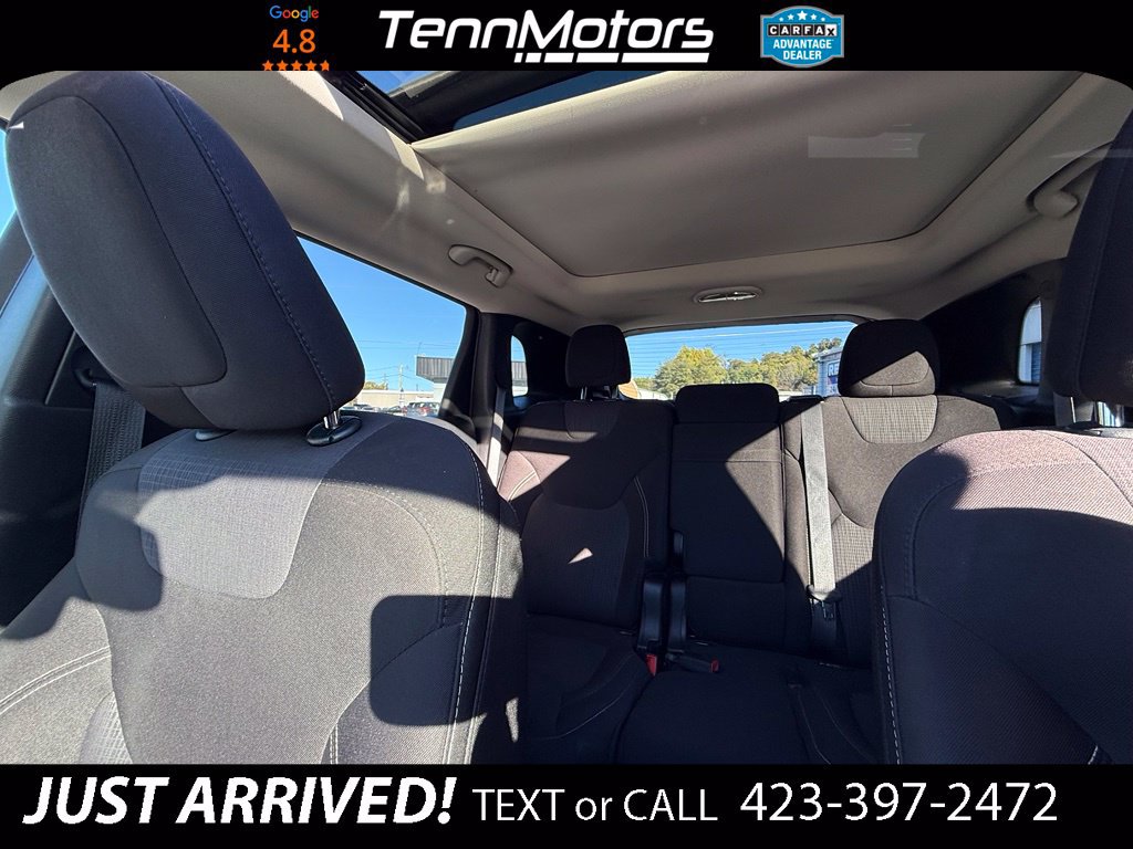 Used 2015 Jeep Cherokee Latitude w/ Comfort/Convenience Group FWD image 25