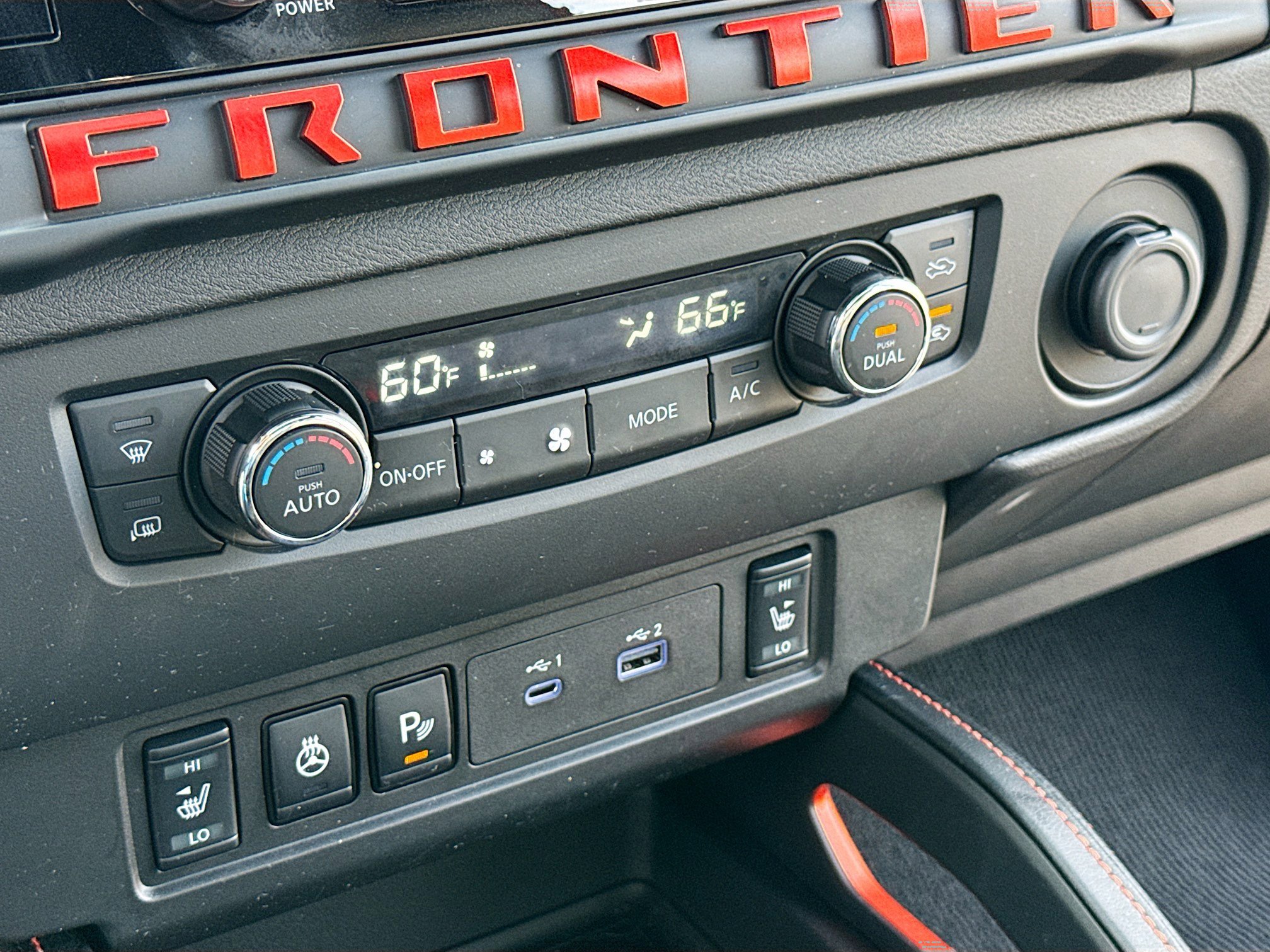 Used 2025 Nissan Frontier PRO-4X w/ Pro Premium Package image 12